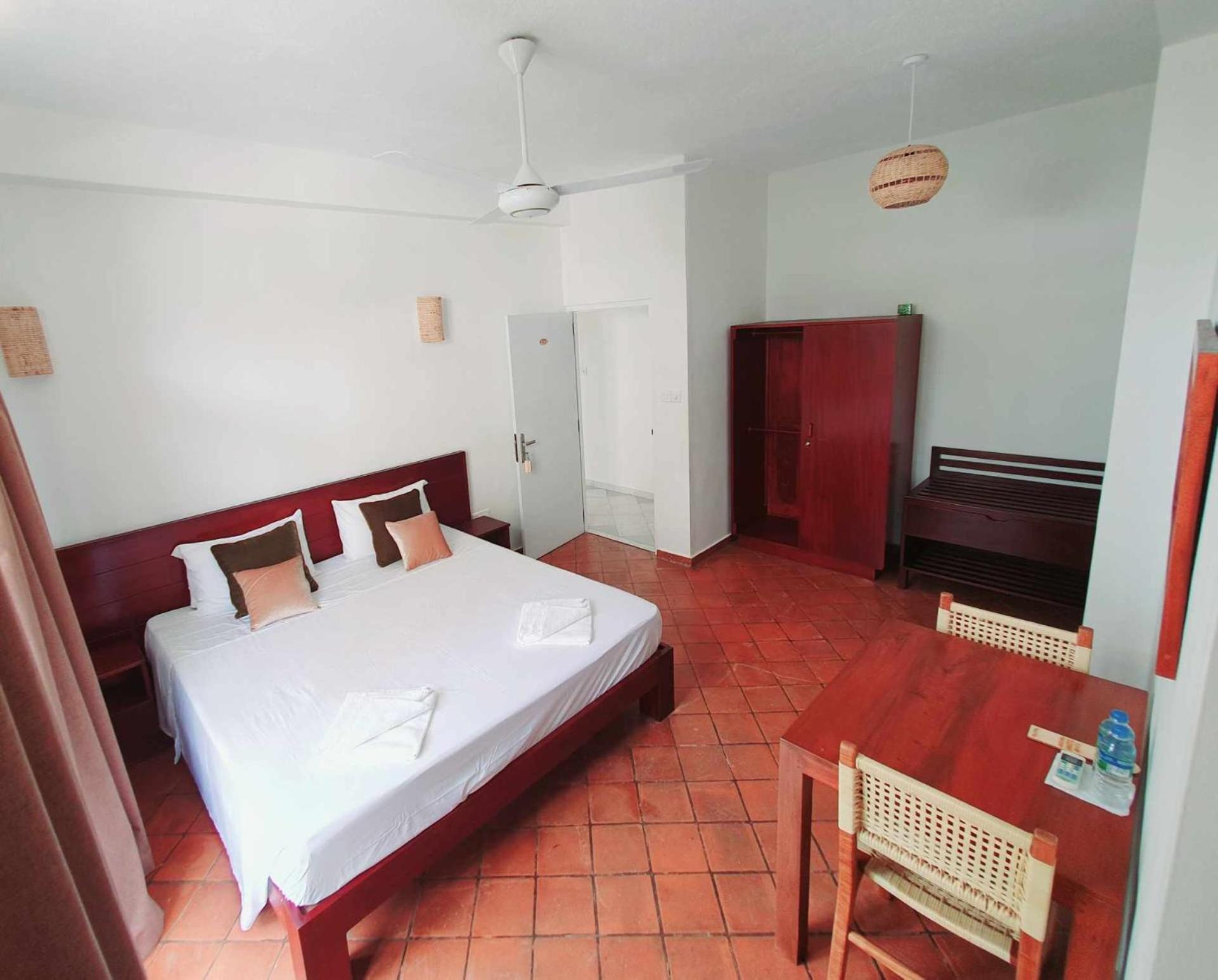 Mountbaylk Hotell Dehiwala-Mount Lavinia Exteriör bild