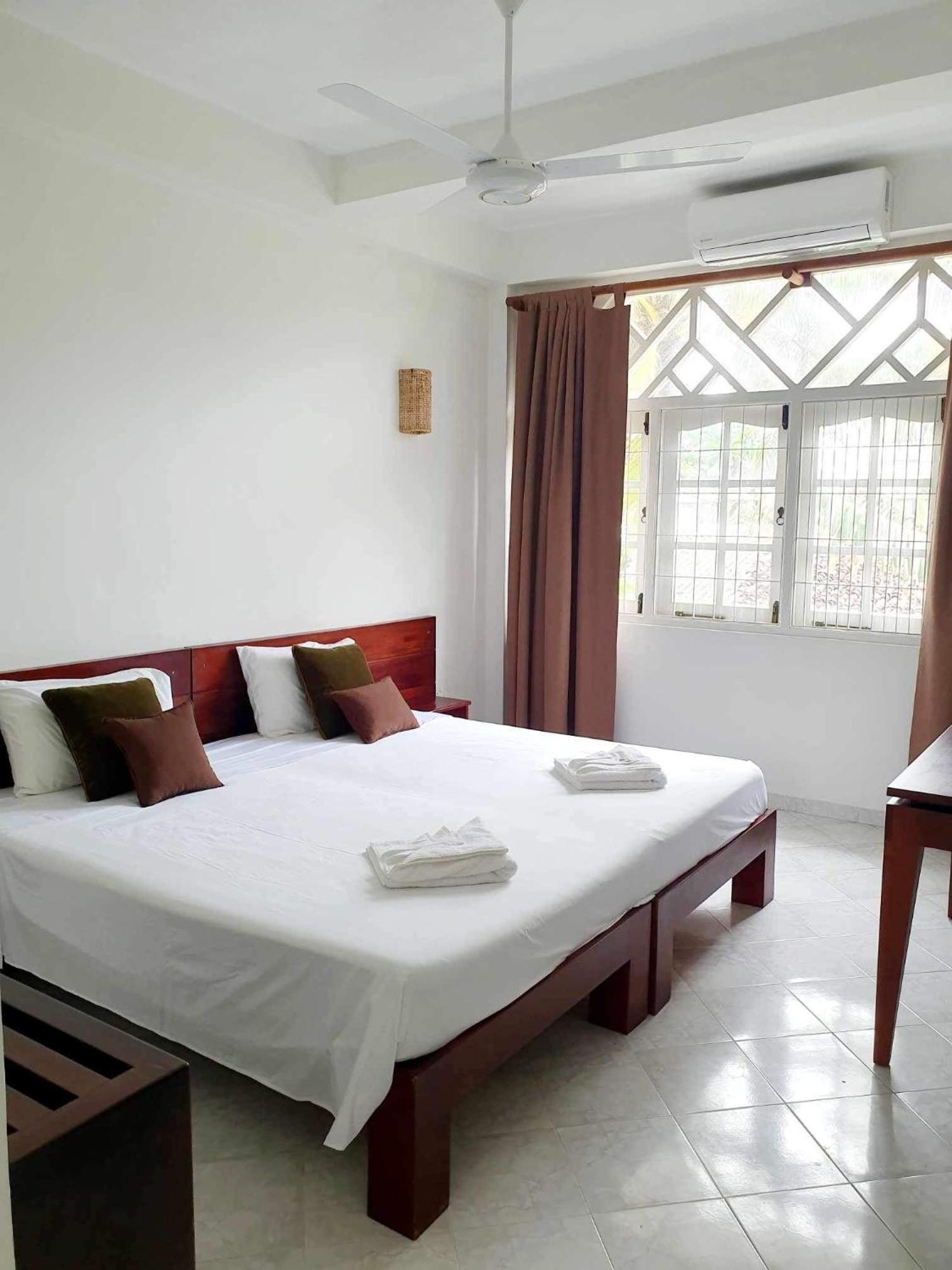 Mountbaylk Hotell Dehiwala-Mount Lavinia Exteriör bild