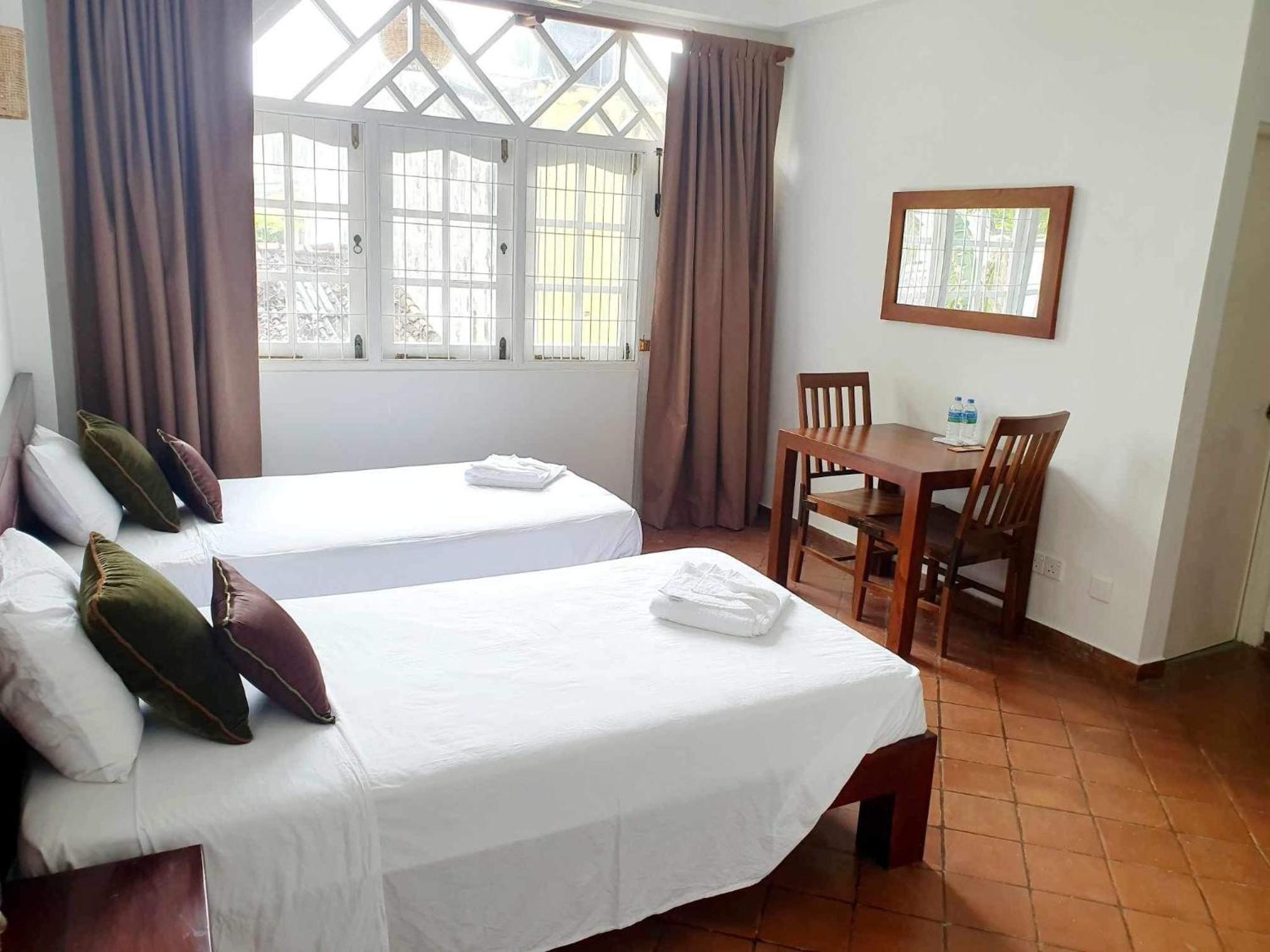Mountbaylk Hotell Dehiwala-Mount Lavinia Exteriör bild