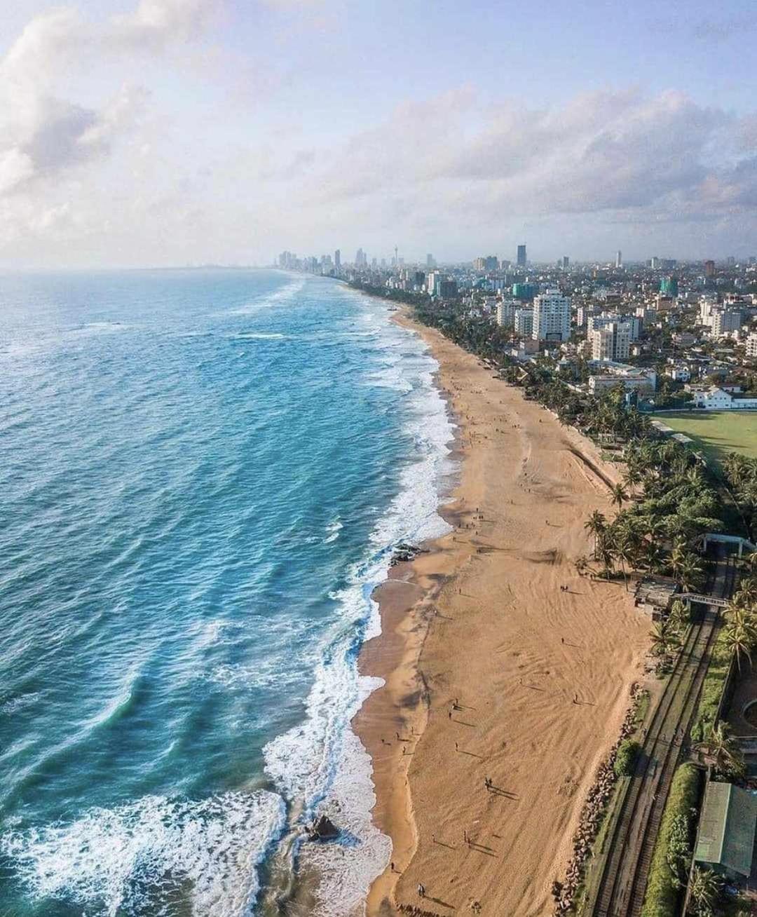 Mountbaylk Hotell Dehiwala-Mount Lavinia Exteriör bild