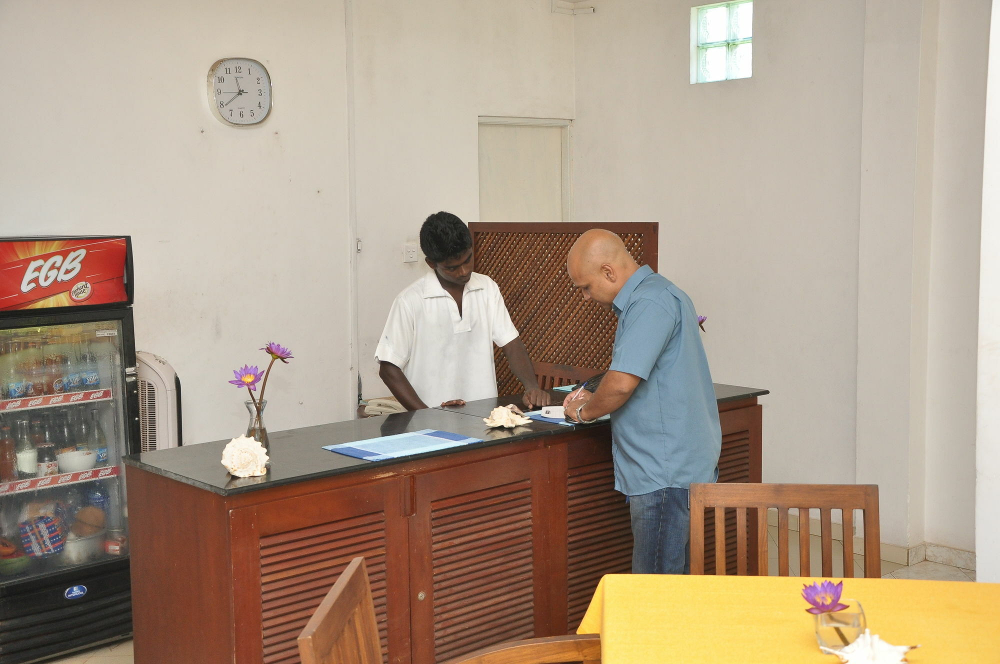Mountbaylk Hotell Dehiwala-Mount Lavinia Exteriör bild