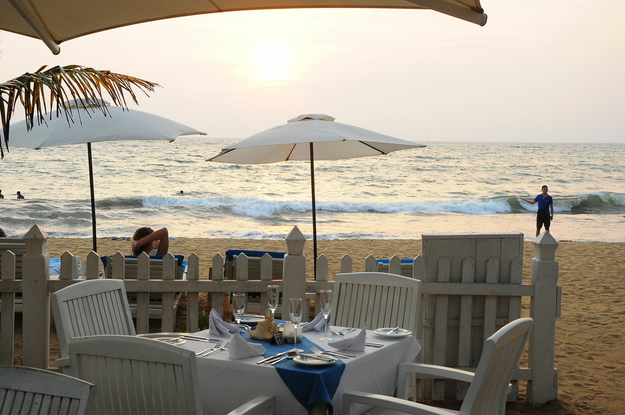 Mountbaylk Hotell Dehiwala-Mount Lavinia Exteriör bild