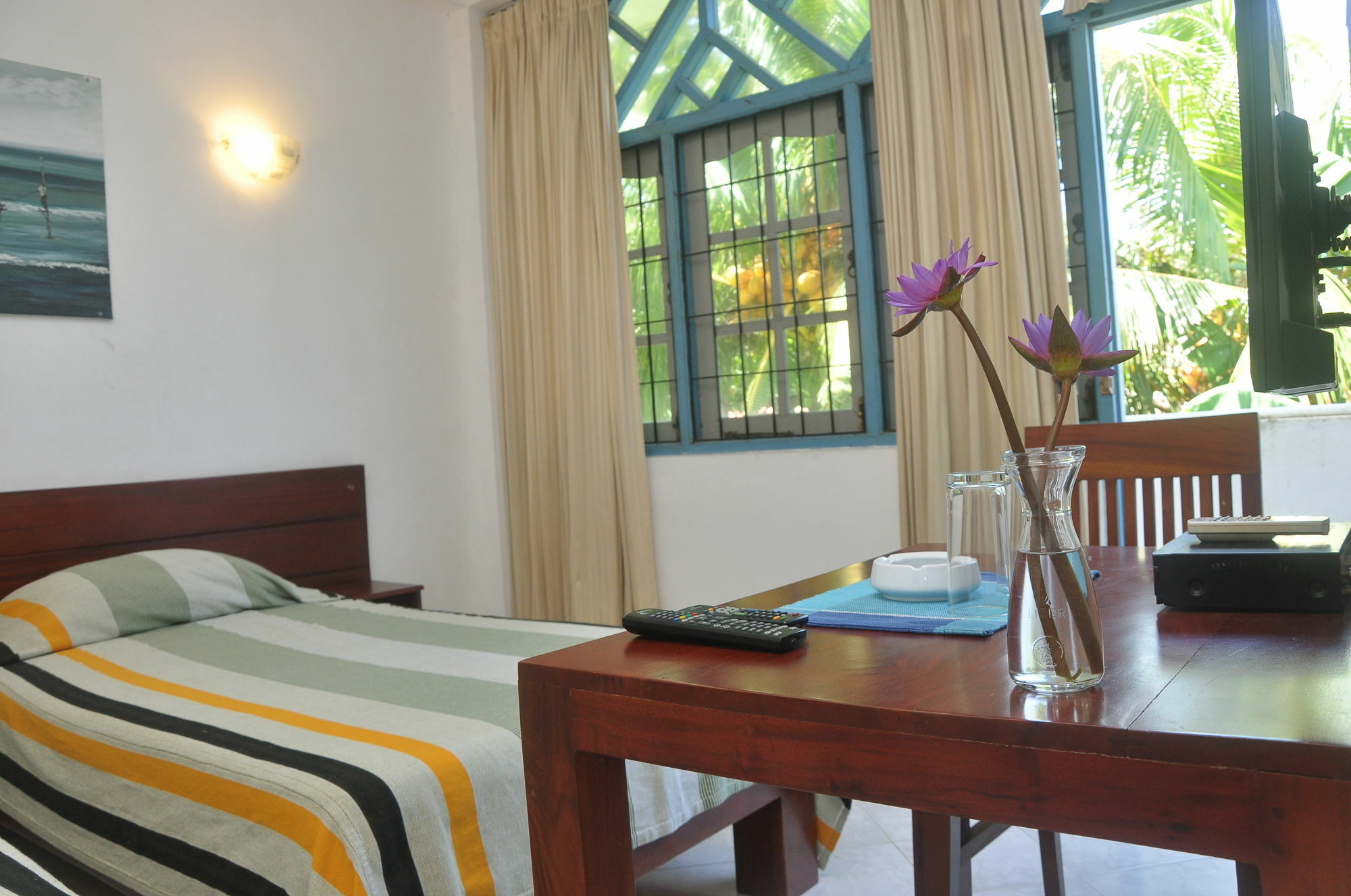 Mountbaylk Hotell Dehiwala-Mount Lavinia Exteriör bild
